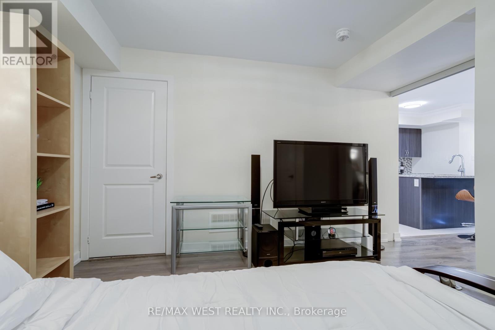 43 - 2315 Sheppard Ave W, Toronto (Humberlea-Pelmo Park), Ontario  M9M 0E8 - Photo 34 - W12271842