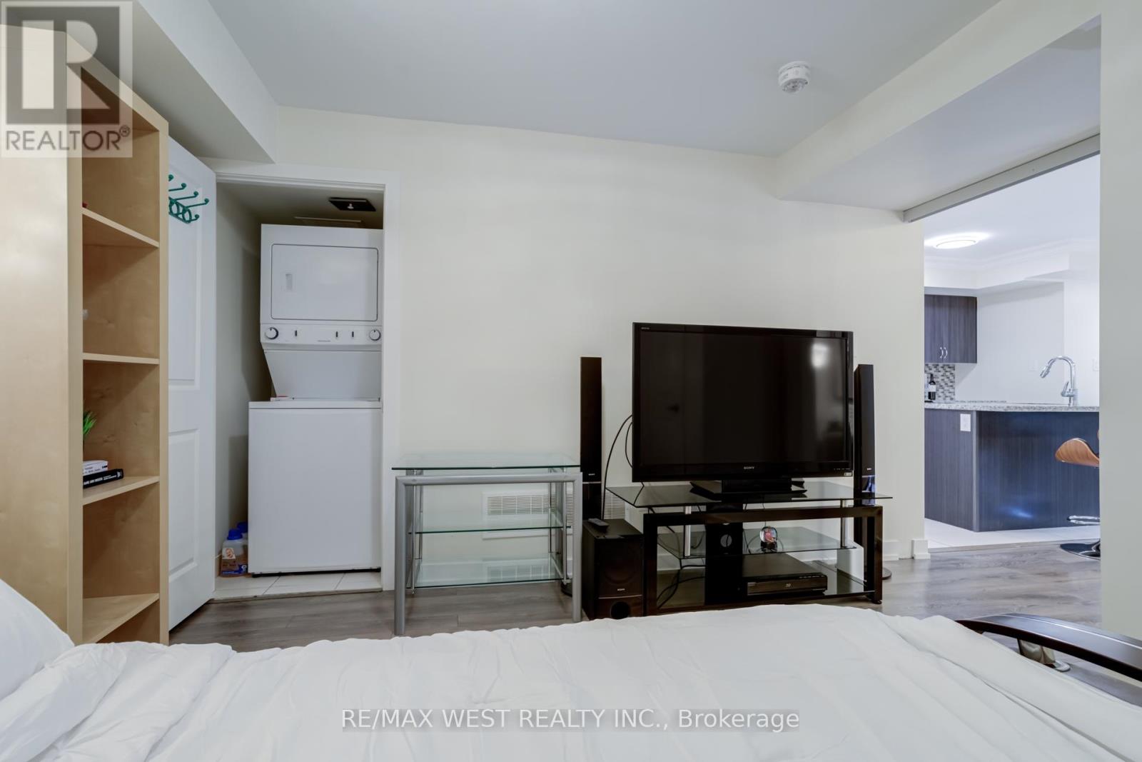 43 - 2315 Sheppard Ave W, Toronto (Humberlea-Pelmo Park), Ontario  M9M 0E8 - Photo 35 - W12271842