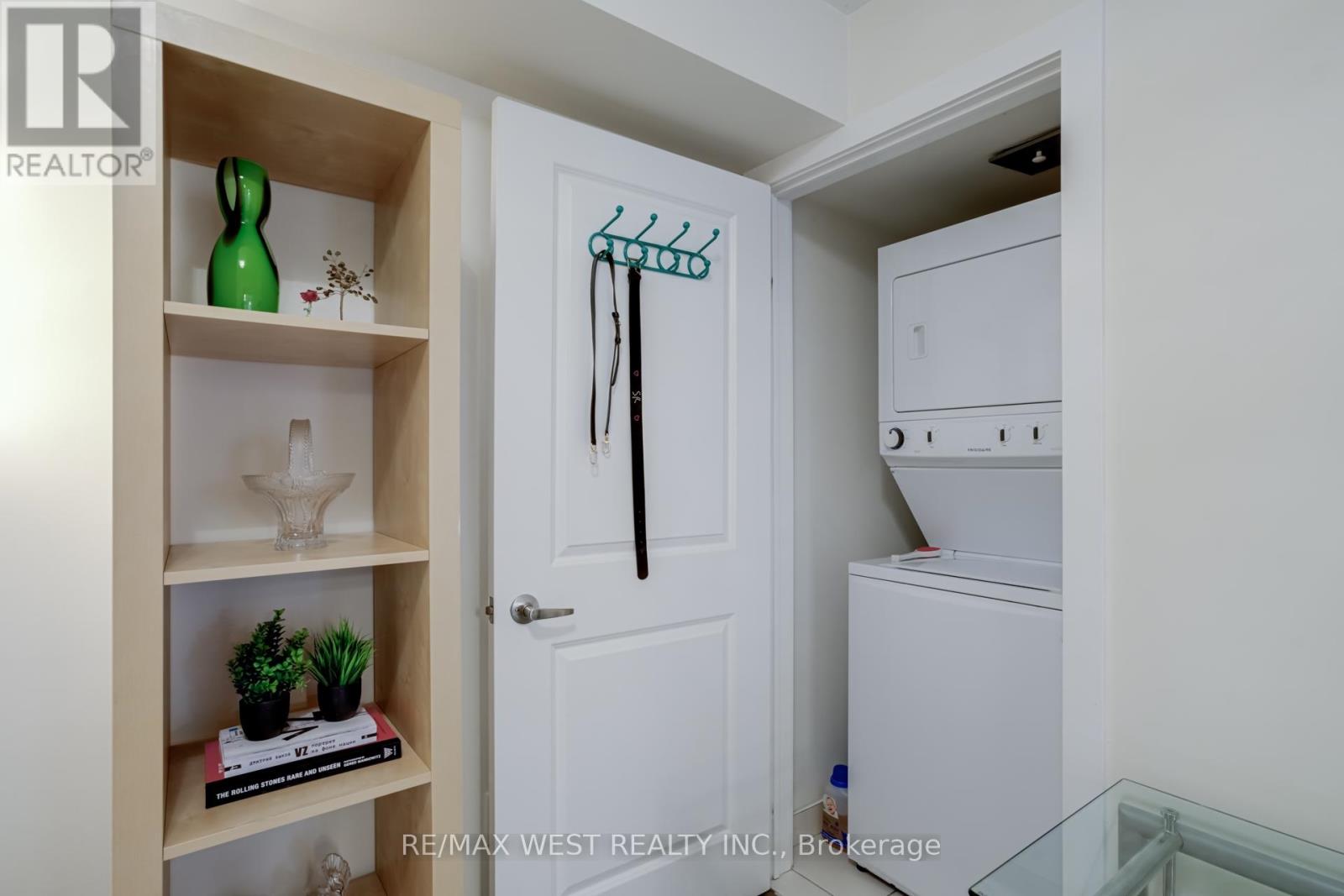 43 - 2315 Sheppard Ave W, Toronto (Humberlea-Pelmo Park), Ontario  M9M 0E8 - Photo 38 - W12271842