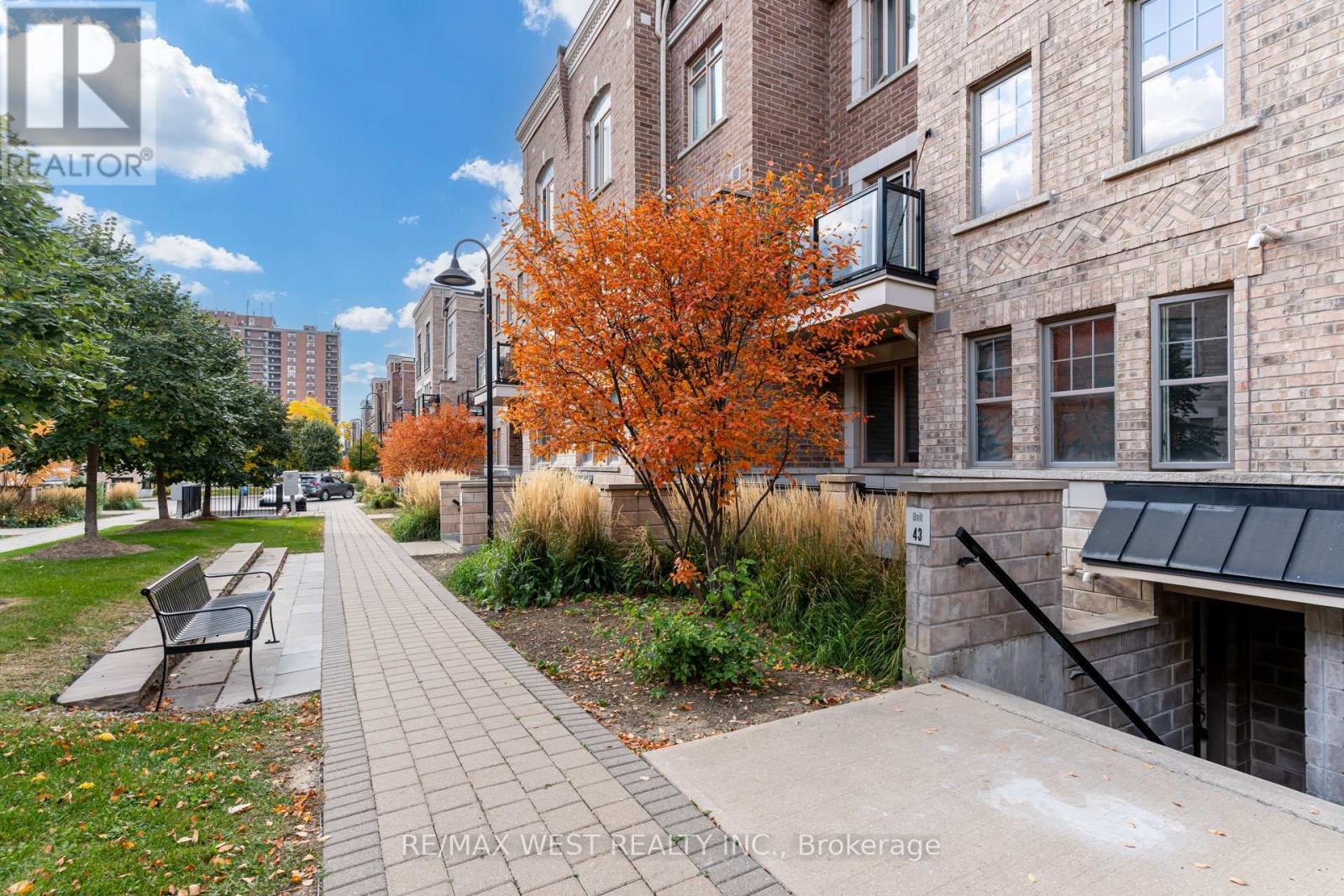 43 - 2315 Sheppard Ave W, Toronto (Humberlea-Pelmo Park), Ontario  M9M 0E8 - Photo 6 - W12271842