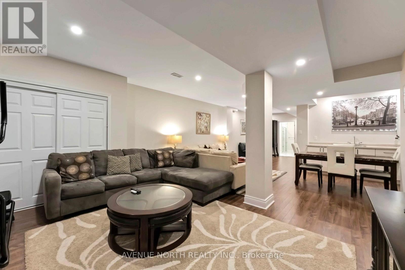 714 Bunchberry Way, Ottawa, Ontario  K1T 0J8 - Photo 41 - X12271884