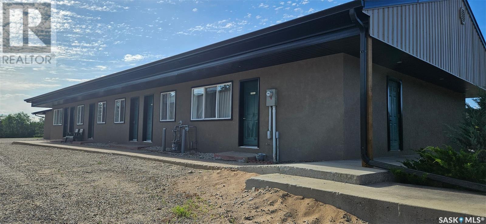720 8th Street W, Nipawin, Saskatchewan  S0E 1E0 - Photo 1 - SK011996