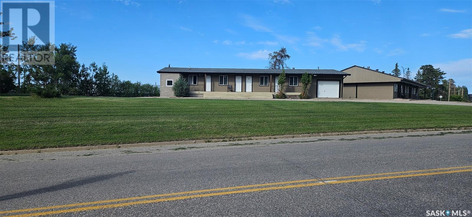 720 8th Street W, Nipawin, Saskatchewan  S0E 1E0 - Photo 2 - SK011996