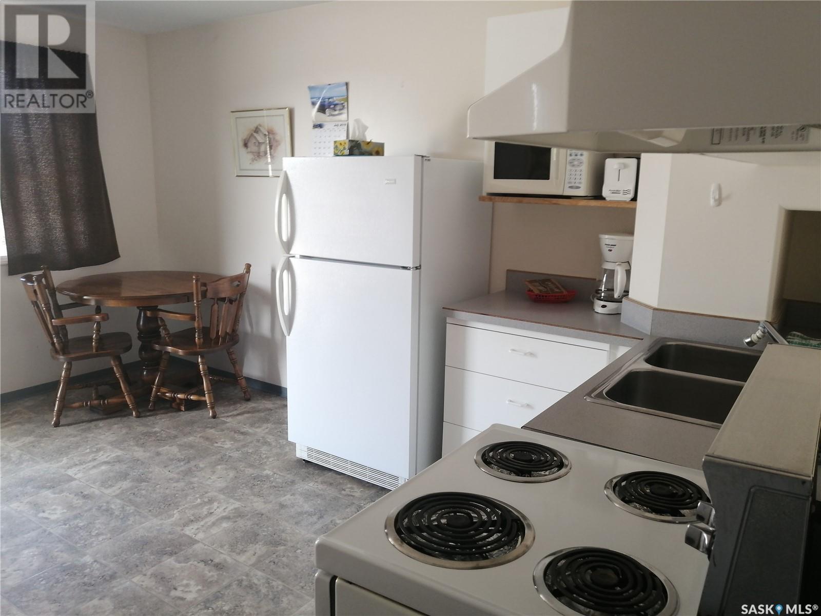 720 8th Street W, Nipawin, Saskatchewan  S0E 1E0 - Photo 33 - SK011996