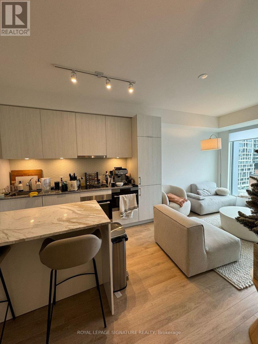 820 - 158 Front Street E, Toronto (Waterfront Communities), Ontario  M5A 0K9 - Photo 4 - C12271886