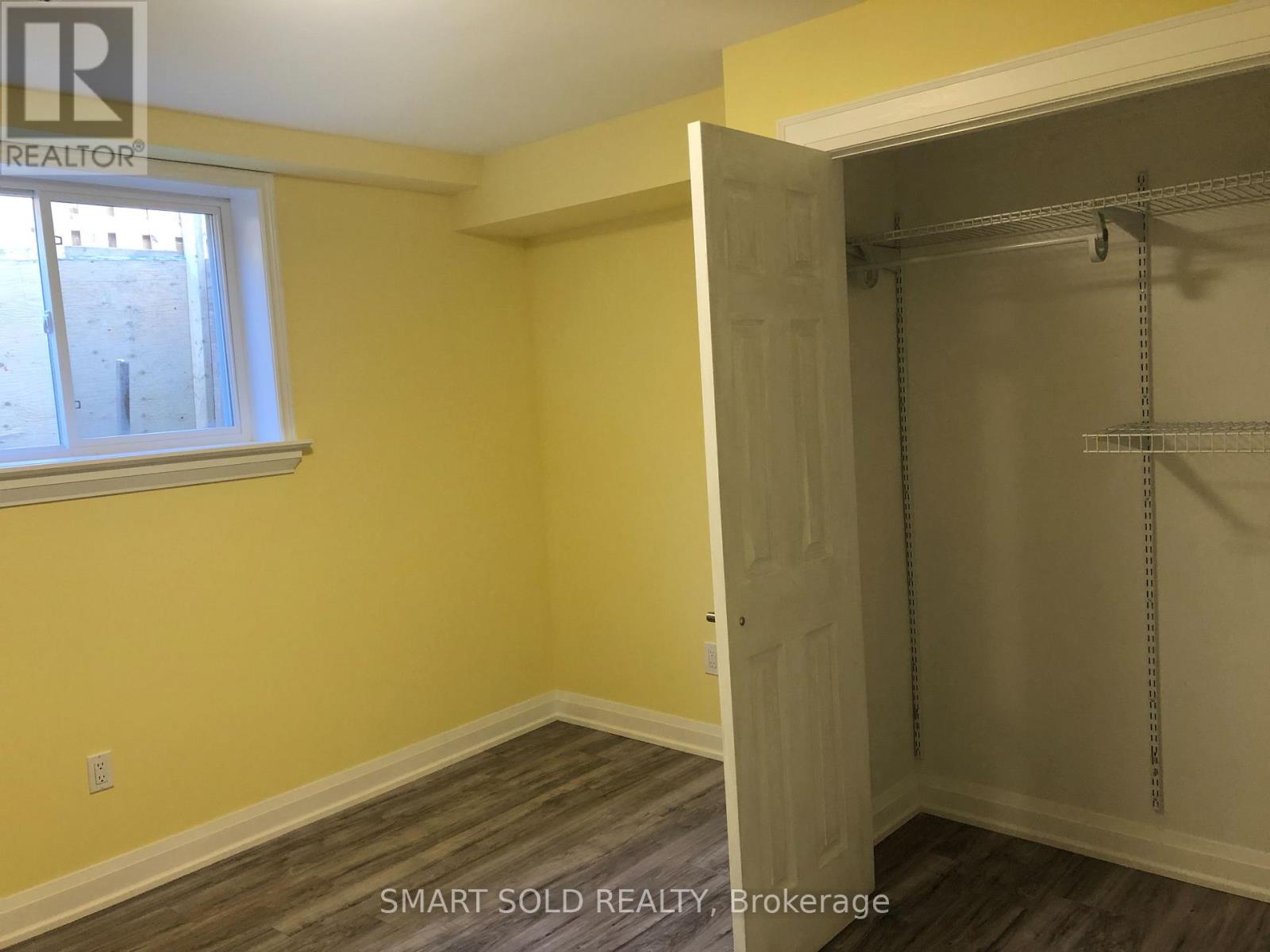 994 Garrard Avenue, Mississauga, Ontario  L5E 1L5 - Photo 22 - W12271899