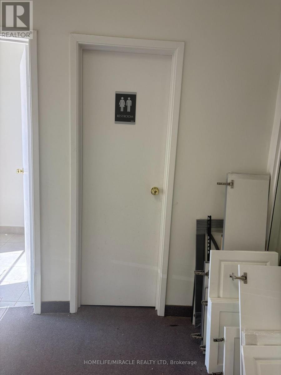 10 - 6315 Shawson Drive, Mississauga (Northeast), Ontario  L5T 1J2 - Photo 3 - W12271908
