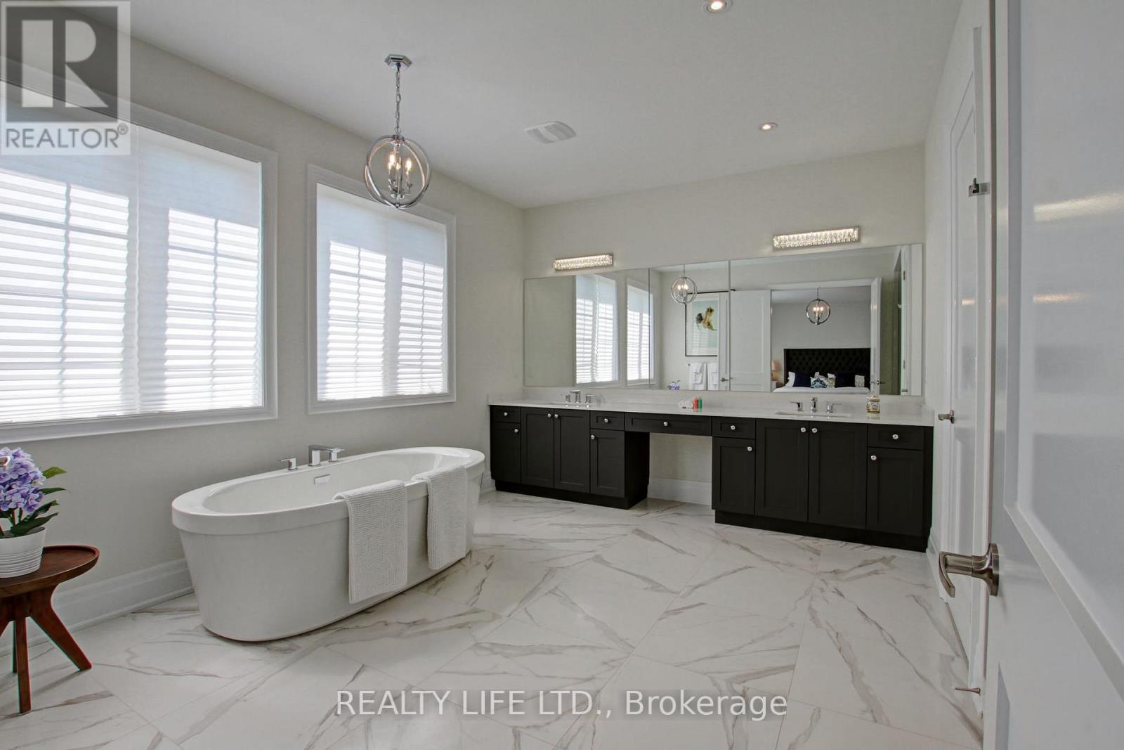 3140 Daniel Way, Oakville (Go Glenorchy), Ontario  L6H 0V1 - Photo 21 - W12271915