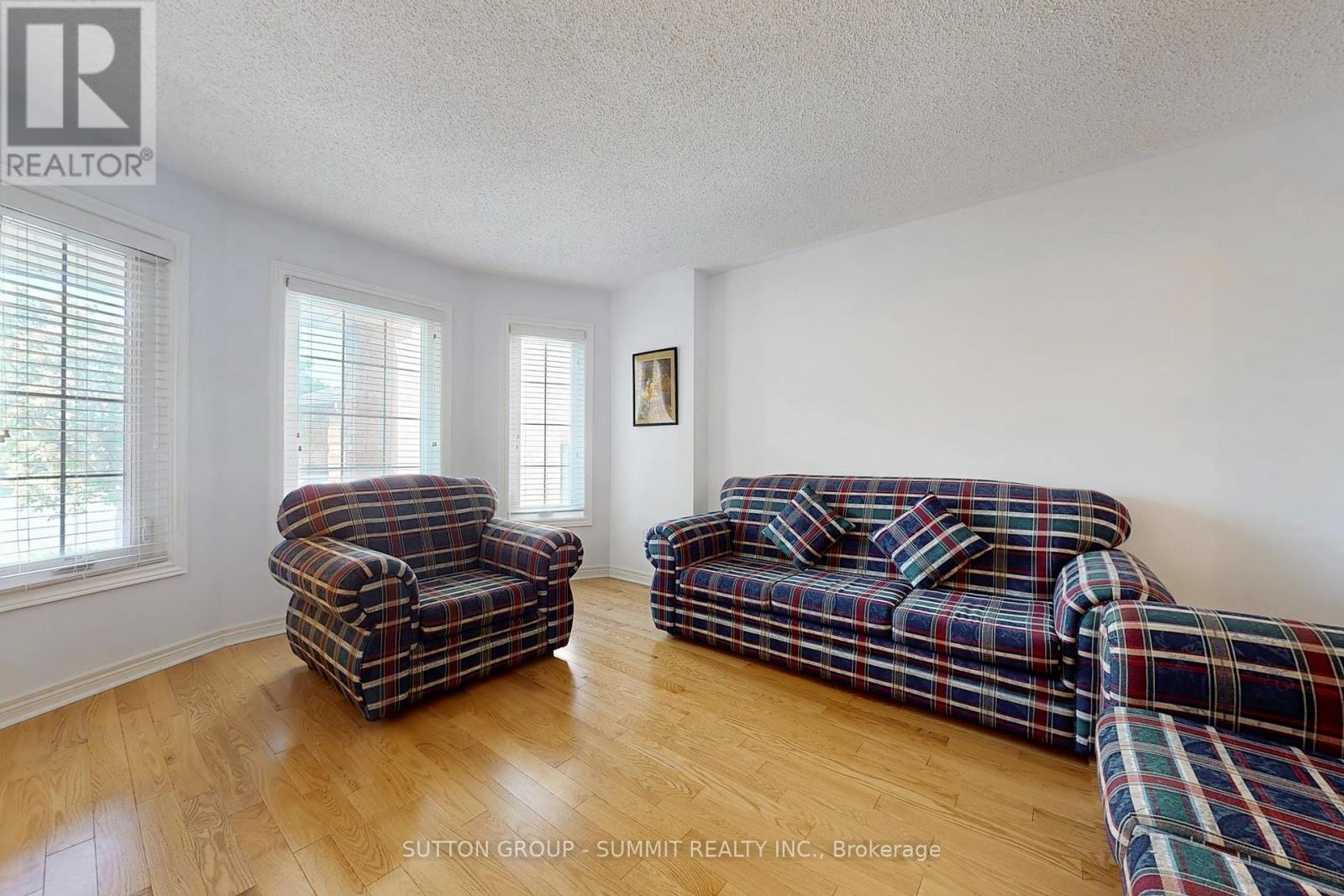 Property at 5525 FLEUR-DE-LIS image 3