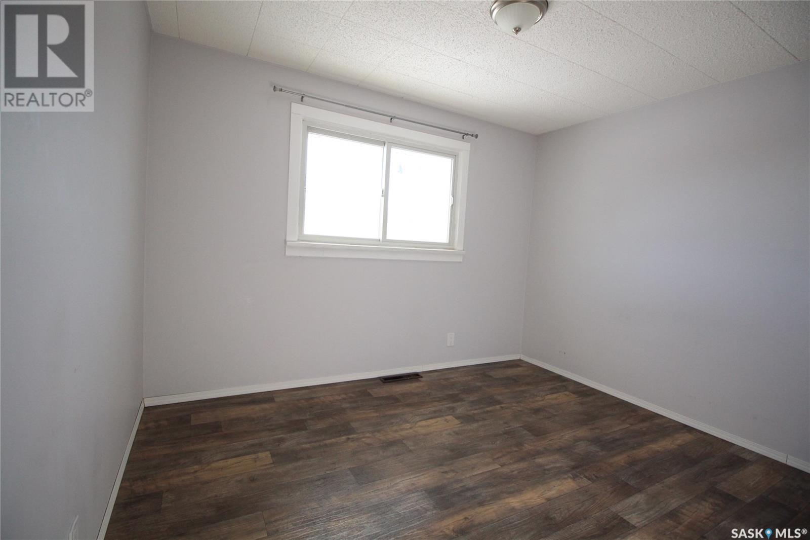 604 Mcnaughton Street, Moosomin, Saskatchewan  S0G 3N0 - Photo 4 - SK011634