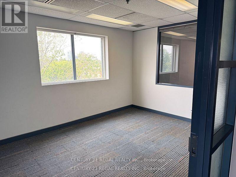 400 - 622 College Street, Toronto, Ontario  M6G 1B4 - Photo 17 - C12271934