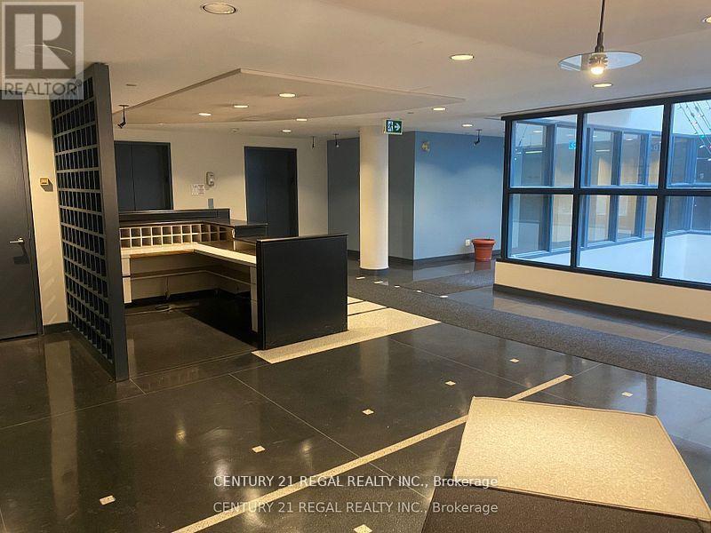 400 - 622 College Street, Toronto, Ontario  M6G 1B4 - Photo 4 - C12271934