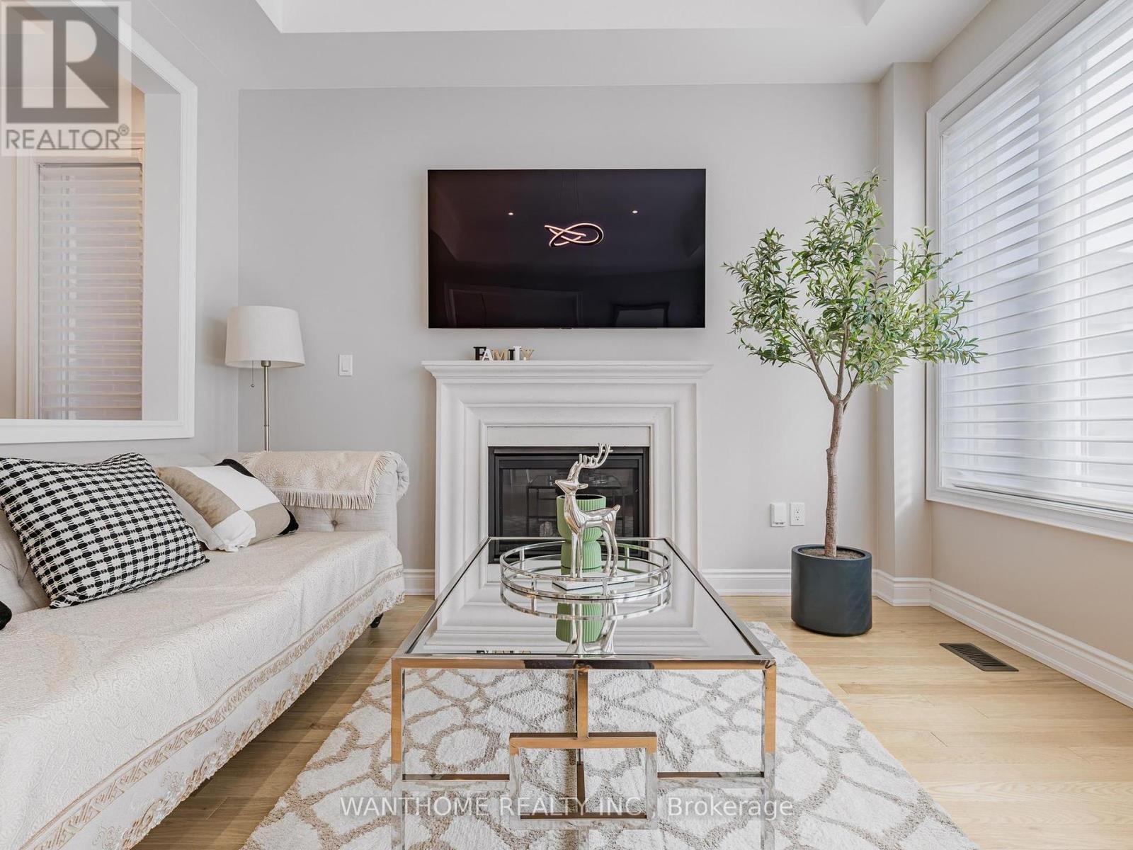 Property at 45 GIARDINA CRESCENT image 3