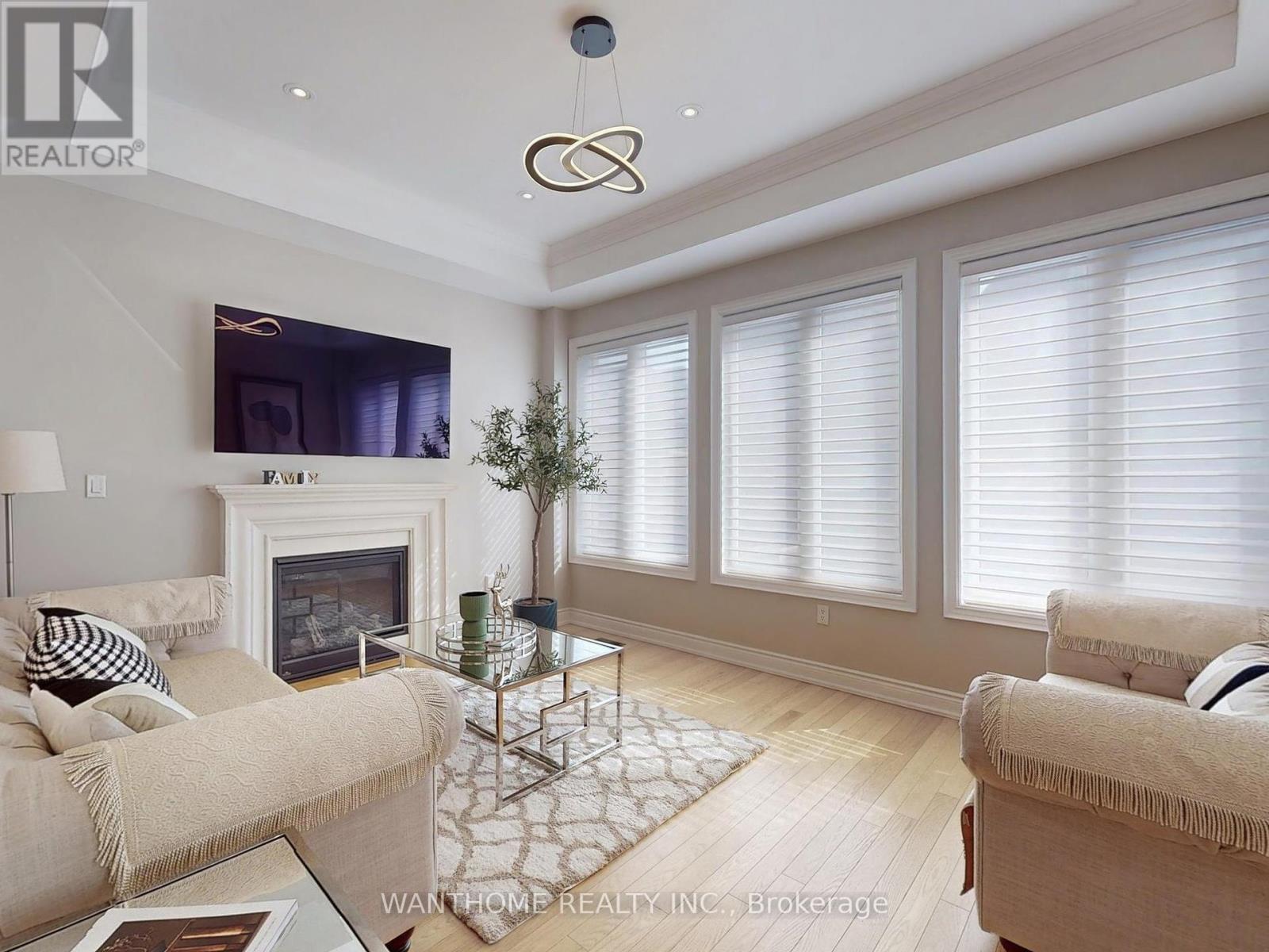 Property at 45 GIARDINA CRESCENT image 4