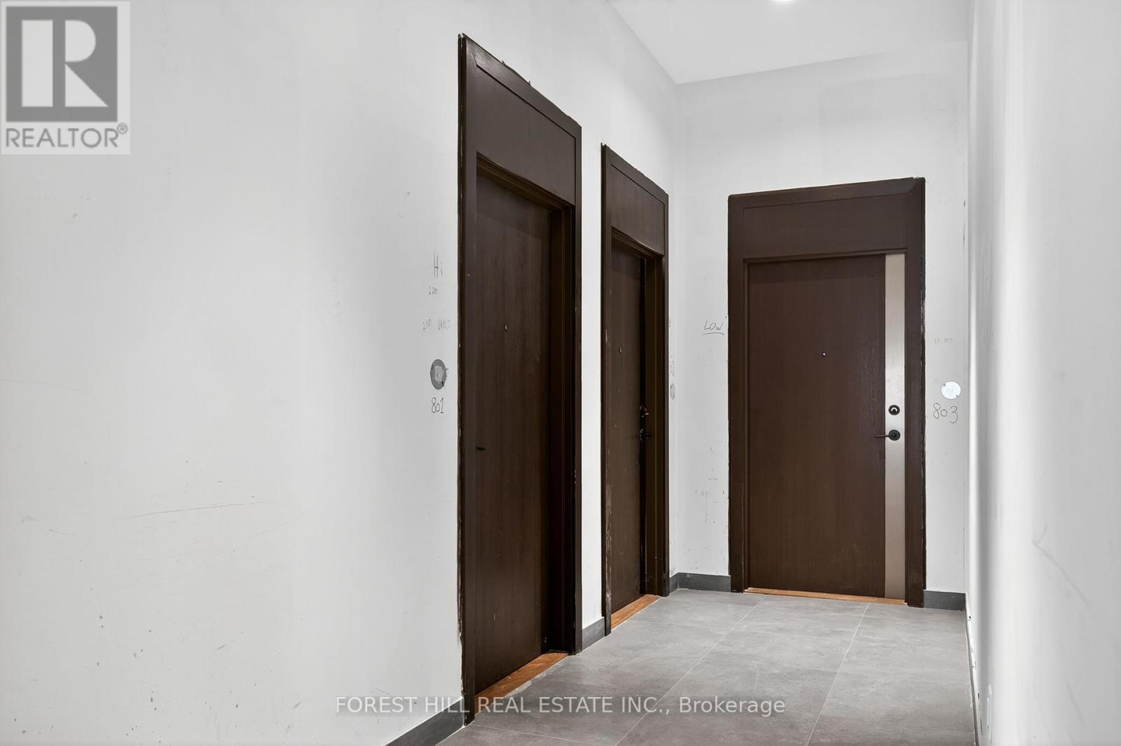 802 - 8888 Yonge Street, Richmond Hill, Ontario  L4C 5V6 - Photo 3 - N12271954