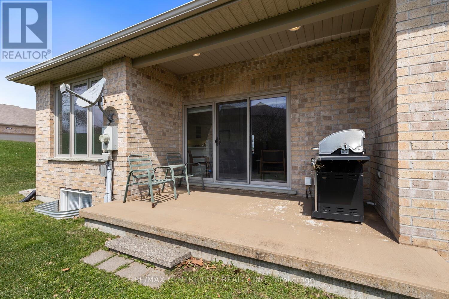 1963 Jack Nash Terrace, London South, Ontario  N6K 5R1 - Photo 39 - X12271964