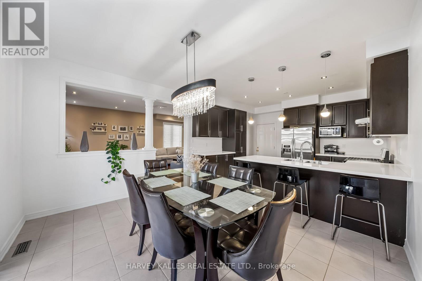 36 Boundbrook Drive, Brampton, Ontario  L7A 0M2 - Photo 10 - W12260063