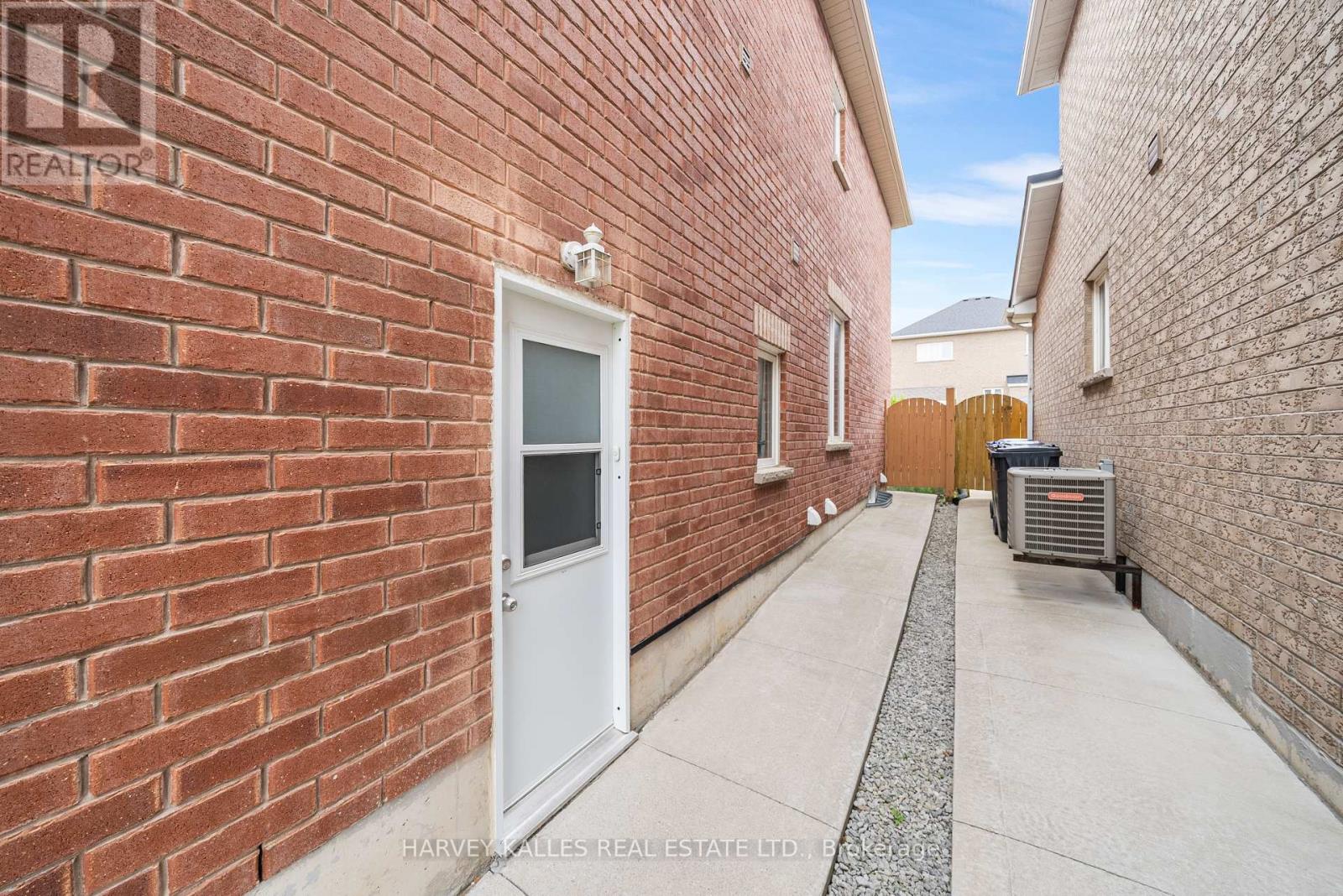 36 Boundbrook Drive, Brampton, Ontario  L7A 0M2 - Photo 42 - W12260063
