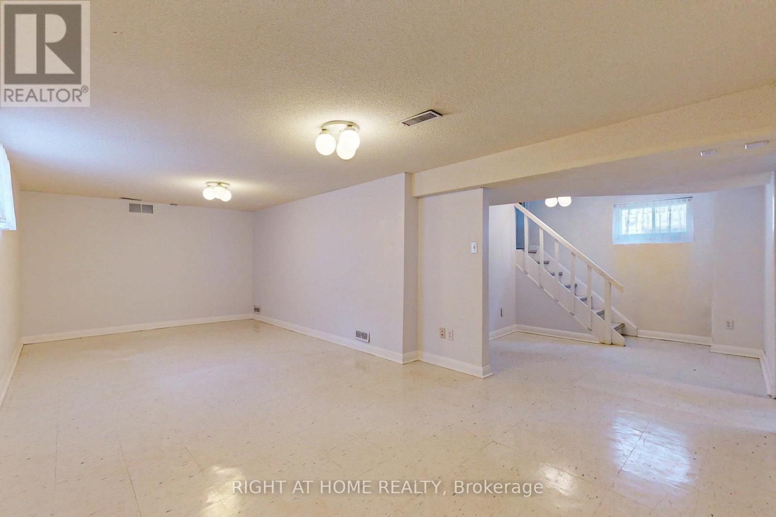 220 Homewood Avenue, Toronto (Newtonbrook West), Ontario  M2M 1K6 - Photo 17 - C12269371