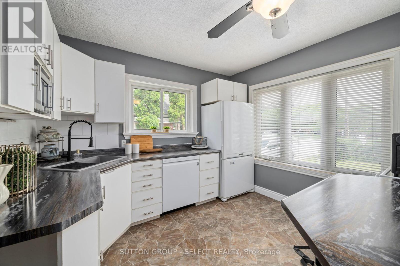 1100 Hamilton Road, London East, Ontario  N5W 1A6 - Photo 11 - X12250830