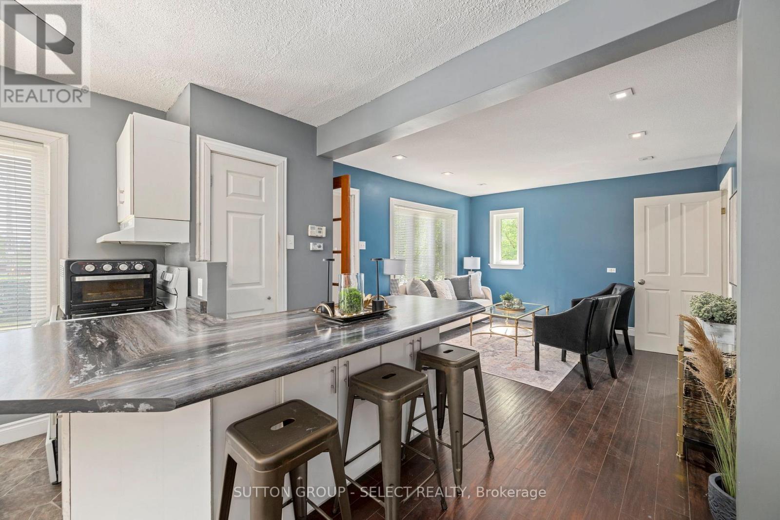 1100 Hamilton Road, London East, Ontario  N5W 1A6 - Photo 12 - X12250830