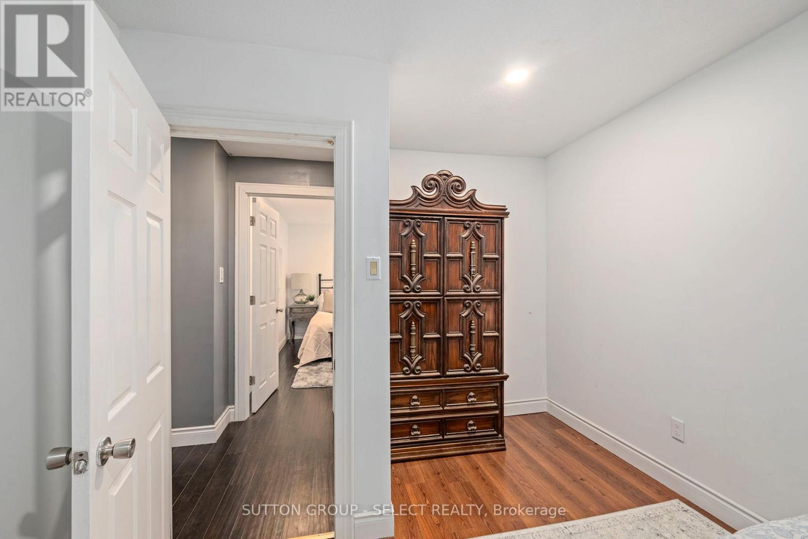 1100 Hamilton Road, London East, Ontario  N5W 1A6 - Photo 17 - X12250830