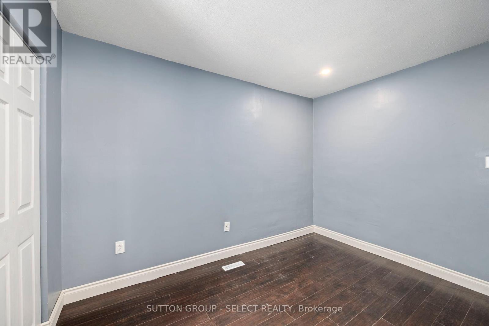1100 Hamilton Road, London East, Ontario  N5W 1A6 - Photo 15 - X12250830
