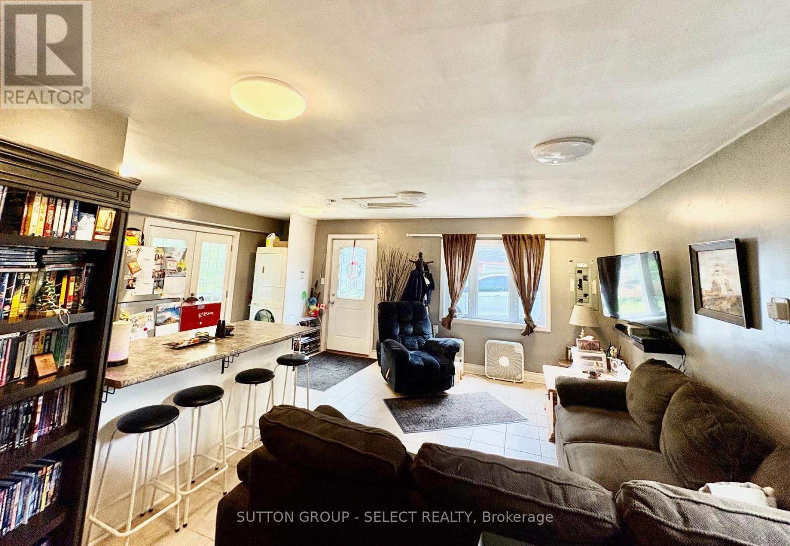 1100 Hamilton Road, London East, Ontario  N5W 1A6 - Photo 34 - X12250830