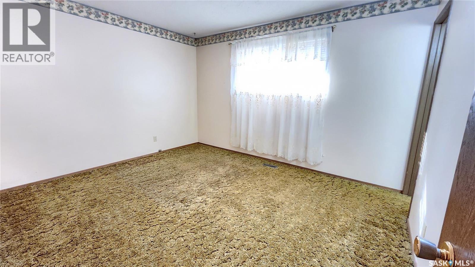 205 2nd Street W, Wilkie, Saskatchewan  S0K 4W0 - Photo 10 - SK011958