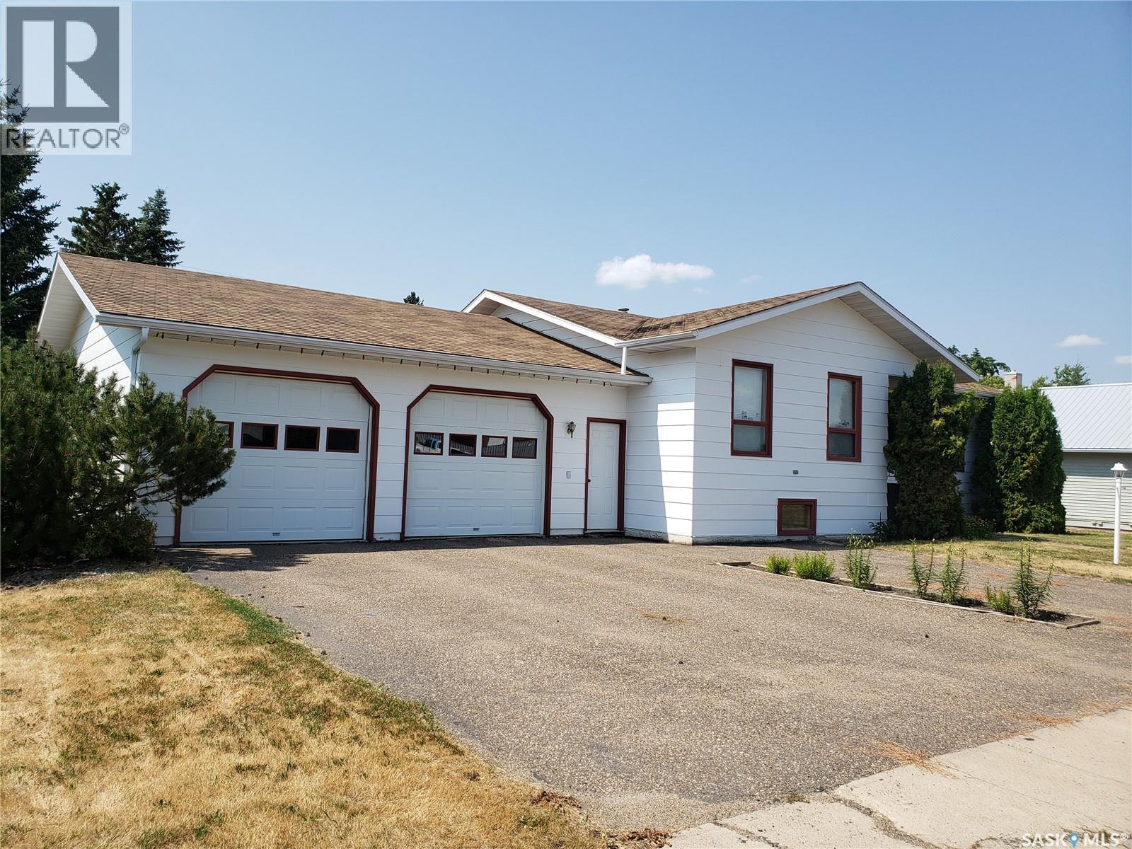 205 2nd Street W, Wilkie, Saskatchewan  S0K 4W0 - Photo 2 - SK011958