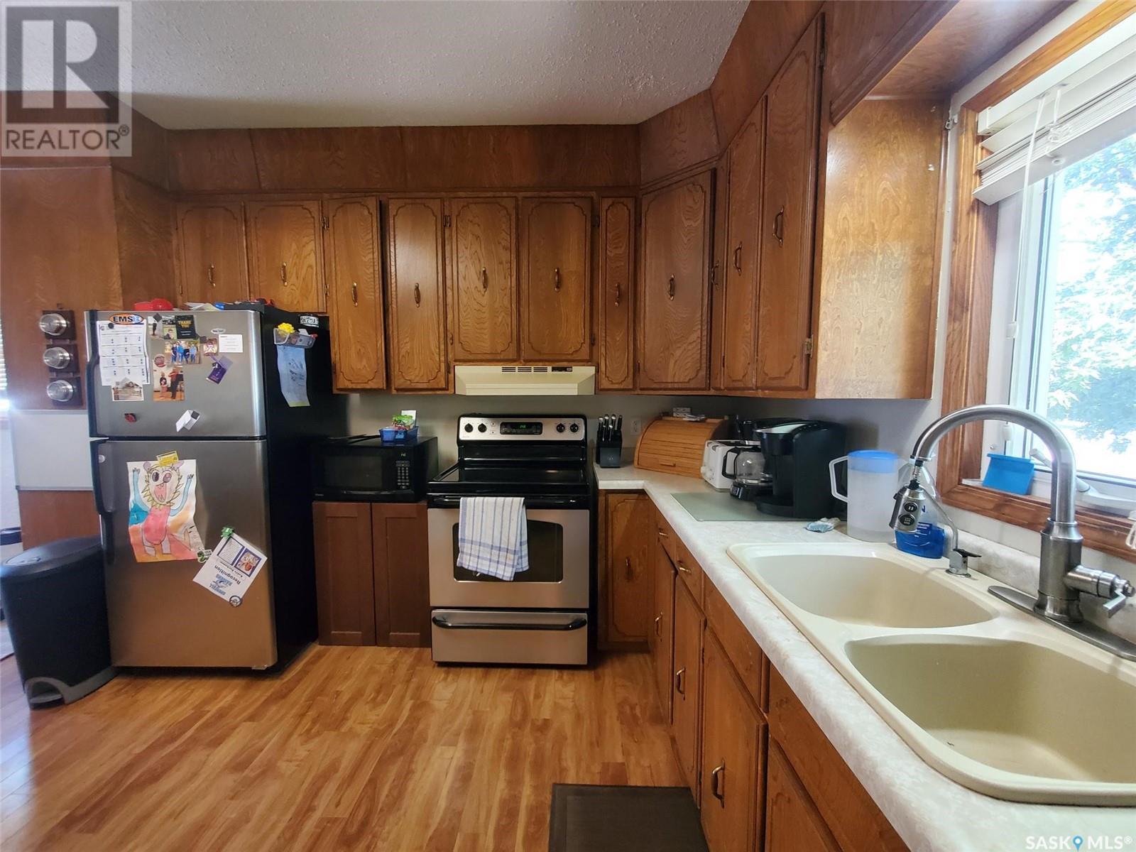 902 Francis Street, Grenfell, Saskatchewan  S0G 2B0 - Photo 12 - SK012029
