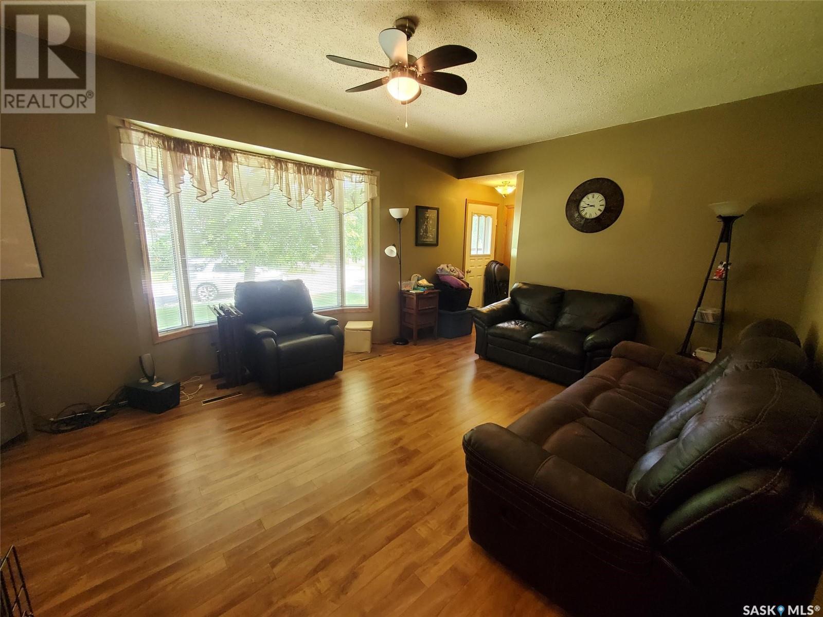 902 Francis Street, Grenfell, Saskatchewan  S0G 2B0 - Photo 18 - SK012029