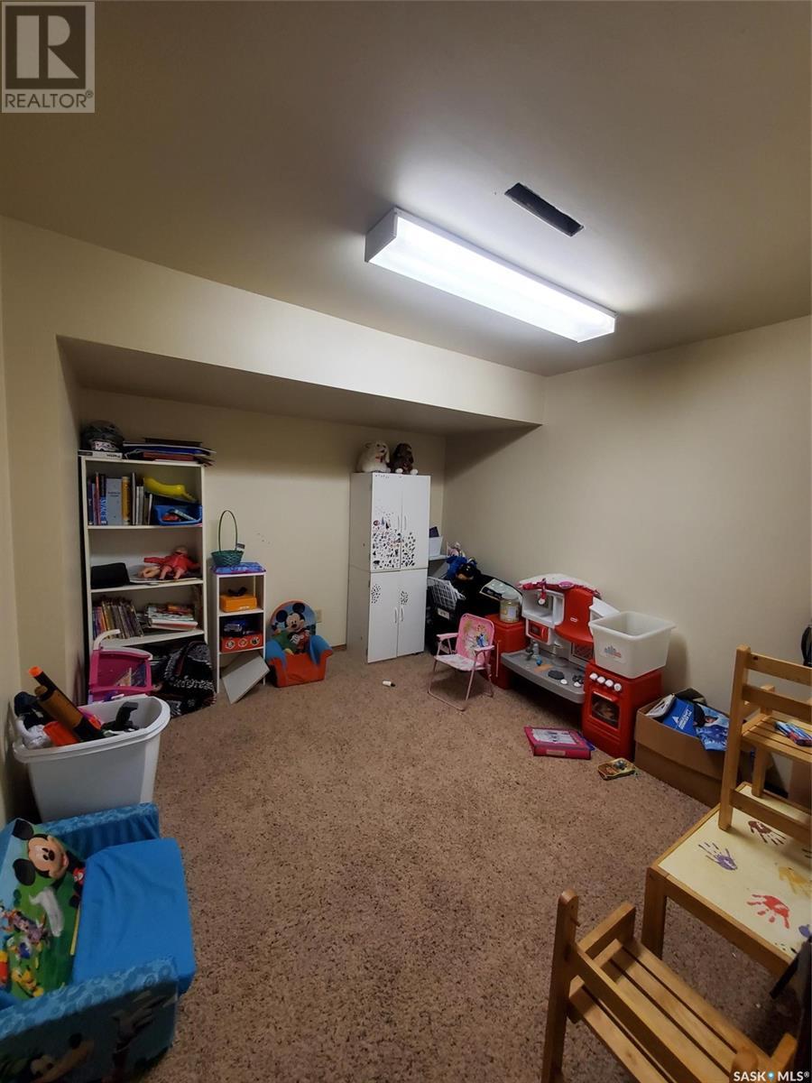 902 Francis Street, Grenfell, Saskatchewan  S0G 2B0 - Photo 37 - SK012029