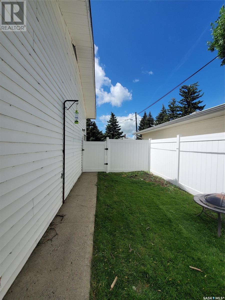902 Francis Street, Grenfell, Saskatchewan  S0G 2B0 - Photo 45 - SK012029