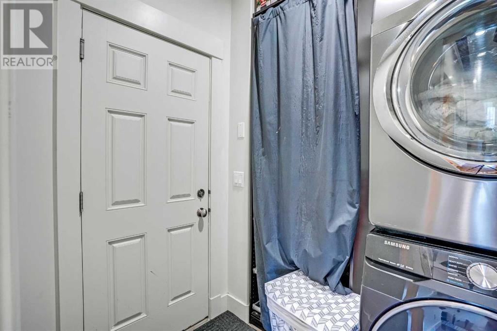 Property at 3 Taralake Mews NE image 2
