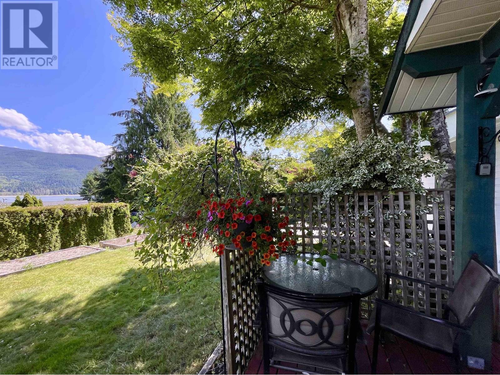 Property at 6303 FAIRWAY AVENUE image 4