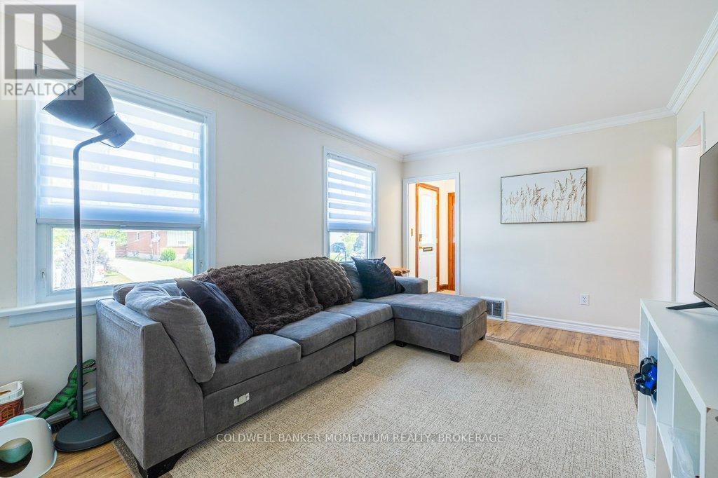 313 Highland Avenue, Fort Erie, Ontario  L2A 2Y1 - Photo 8 - X12272124