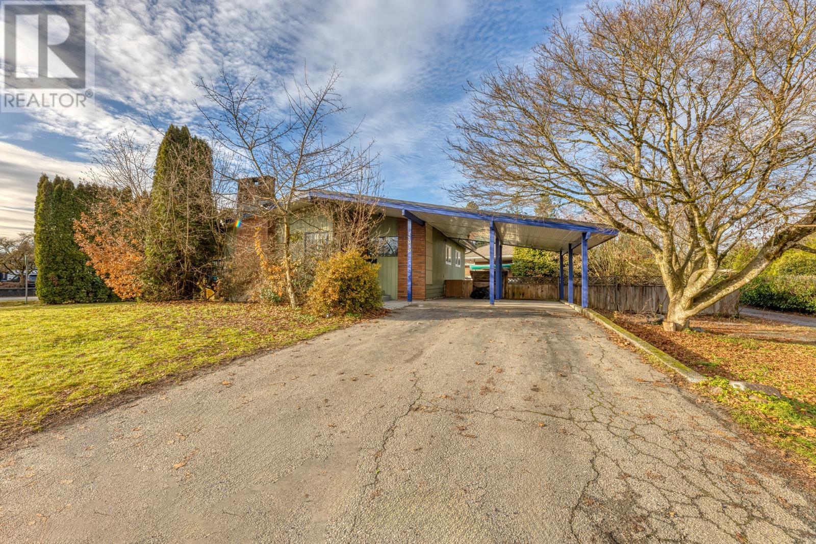 11939 Dover Street, Maple Ridge, British Columbia  V2X 5P6 - Photo 2 - R3024263