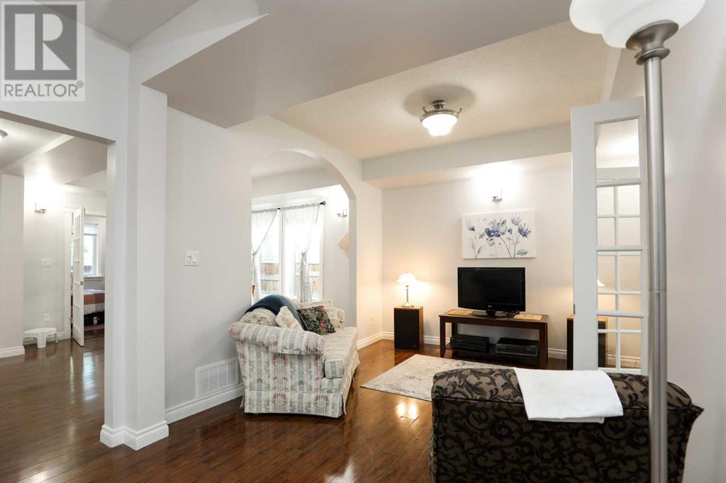 Property at 812 6 Avenue S image 5