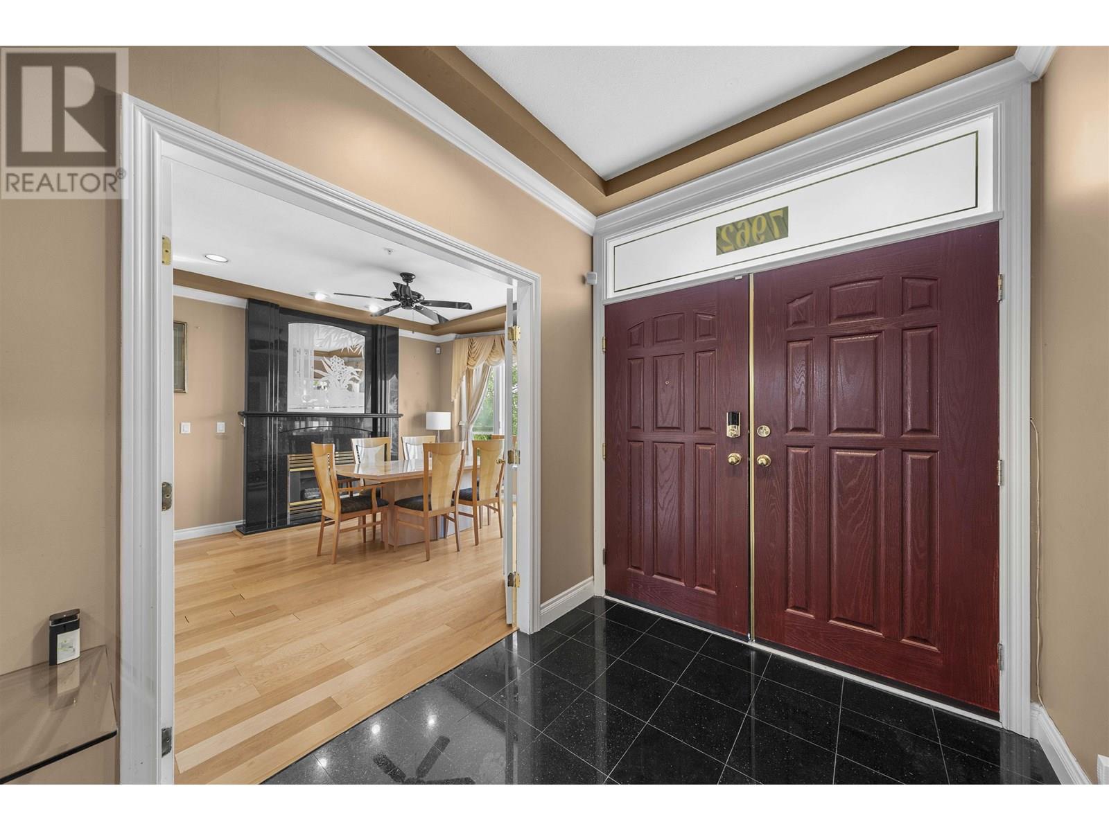 Property at 7962 VICTORIA DRIVE image 5