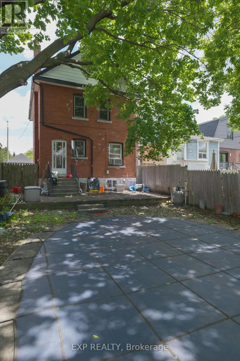 111 Park Row N, Hamilton (Crown Point), Ontario  L8H 4E5 - Photo 23 - X12272090