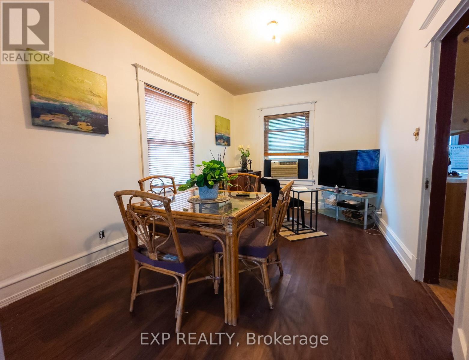 111 Park Row N, Hamilton (Crown Point), Ontario  L8H 4E5 - Photo 5 - X12272090