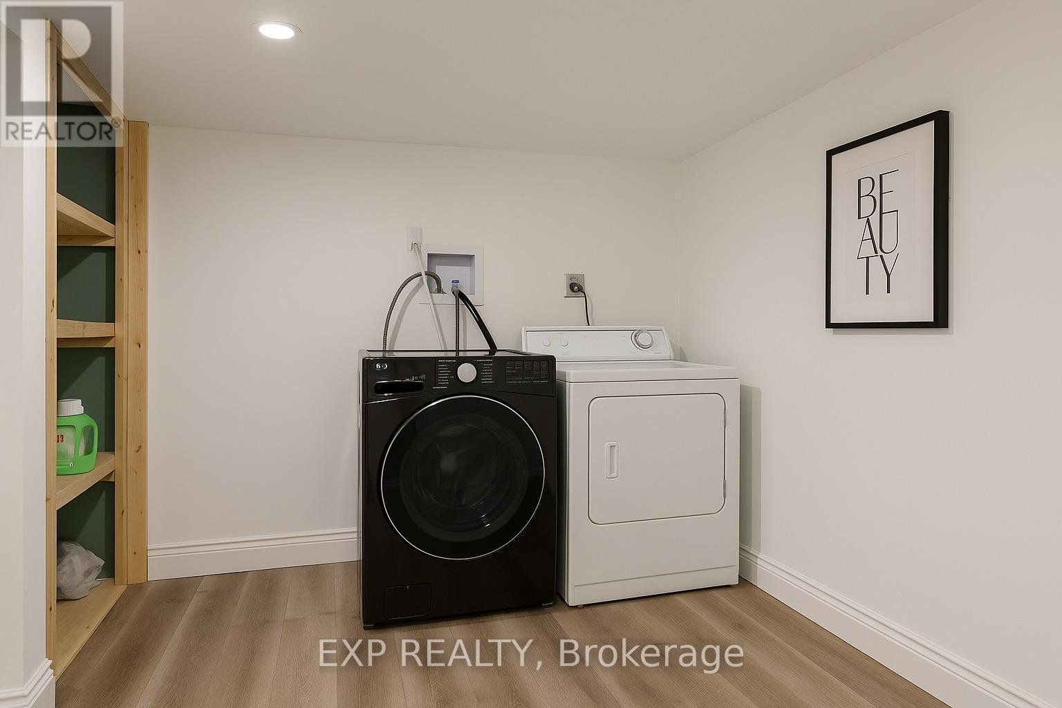 111 Park Row N, Hamilton (Crown Point), Ontario  L8H 4E5 - Photo 22 - X12272090