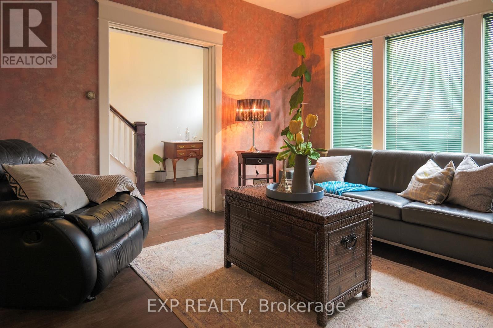 111 Park Row N, Hamilton (Crown Point), Ontario  L8H 4E5 - Photo 4 - X12272090