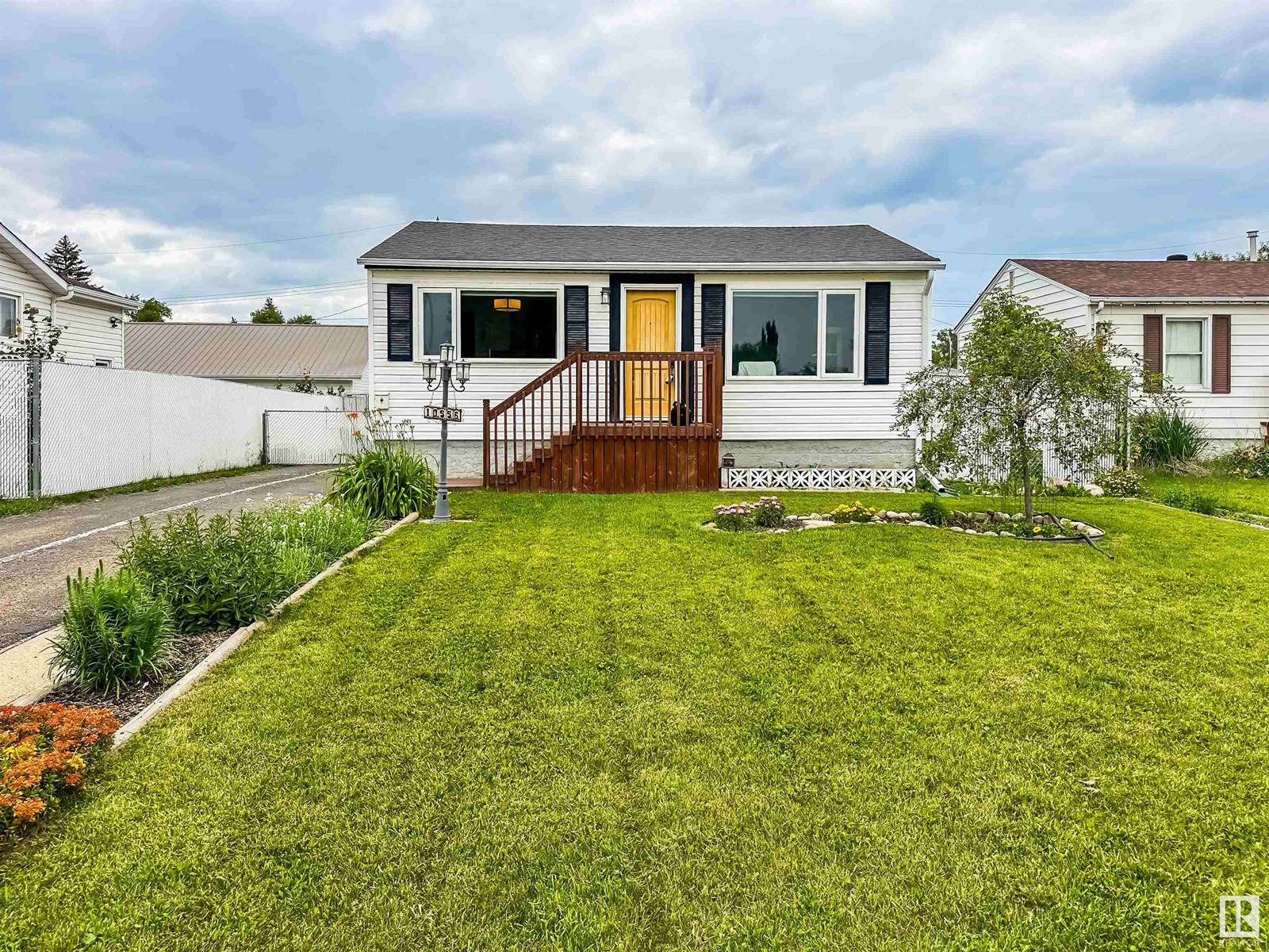 Property at 10556 162 ST NW image 1