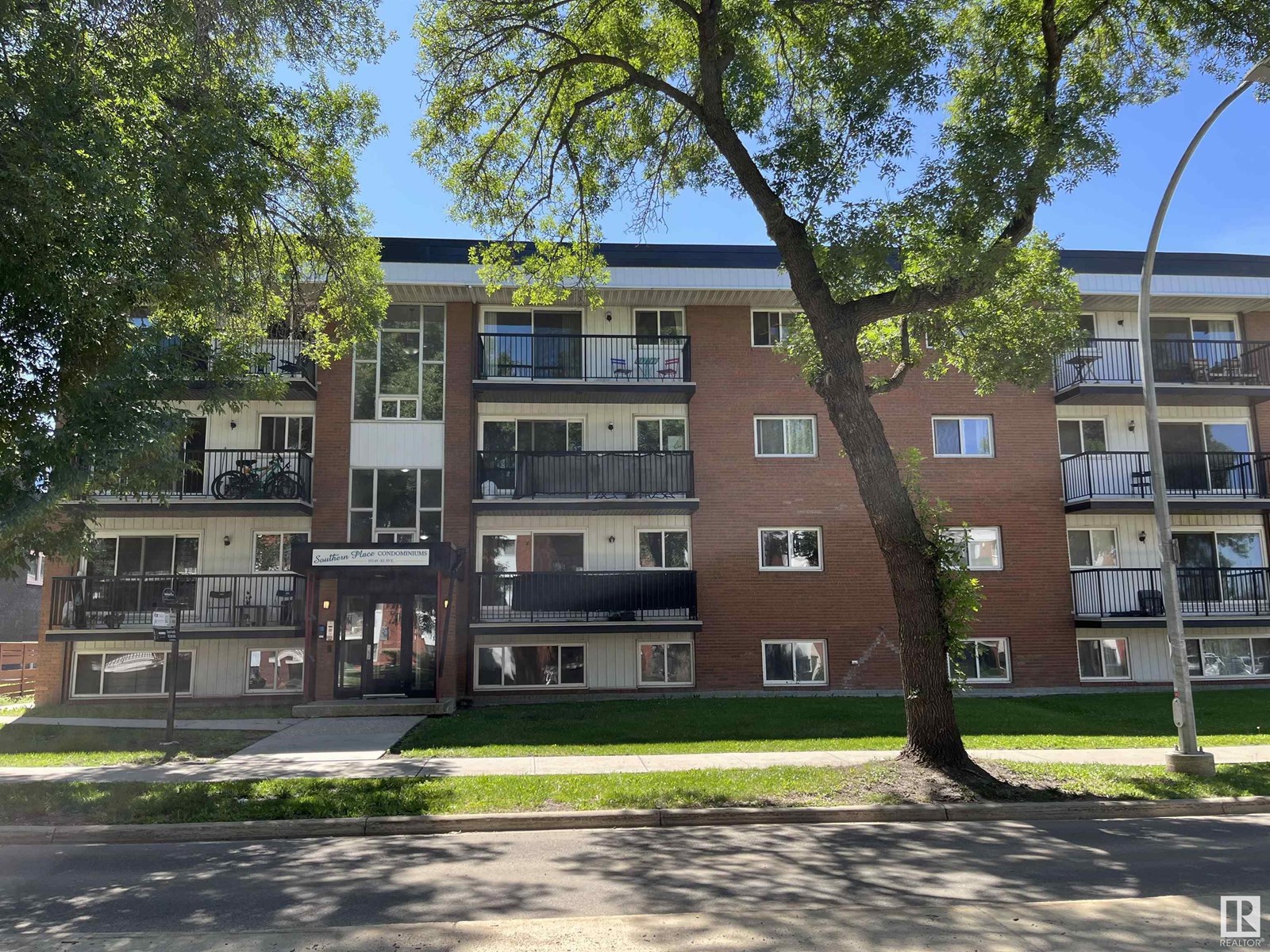Property at #201 10149 83 AV NW image 3