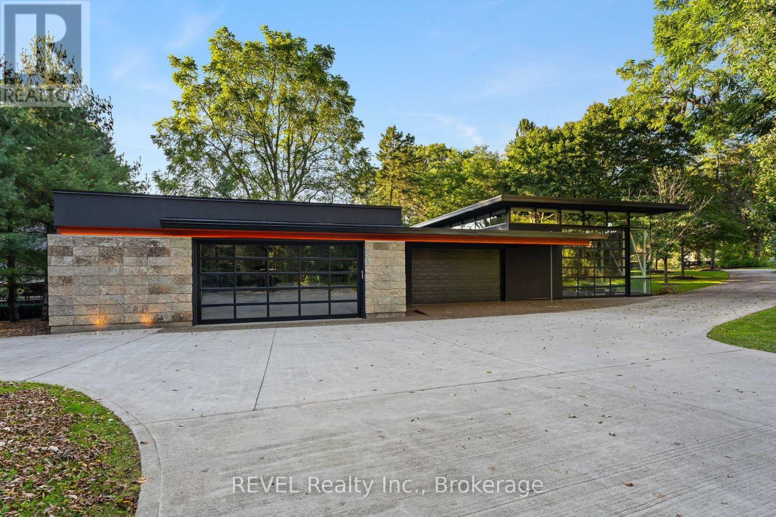 250 Canboro Road, Pelham, Ontario  L0S 1M0 - Photo 4 - X12272188