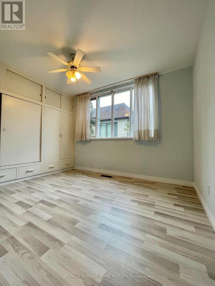 75 Stormont Avenue, Toronto (Bedford Park-Nortown), Ontario  M5N 2C3 - Photo 6 - C12272174