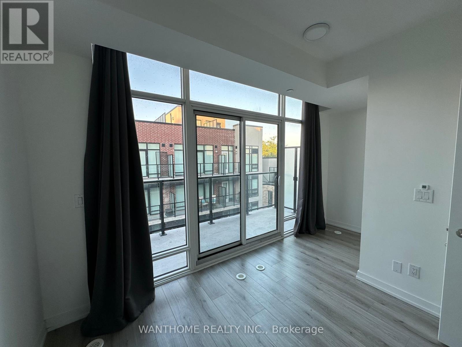 Property at 15 - 861 SHEPPARD AVENUE W image 4