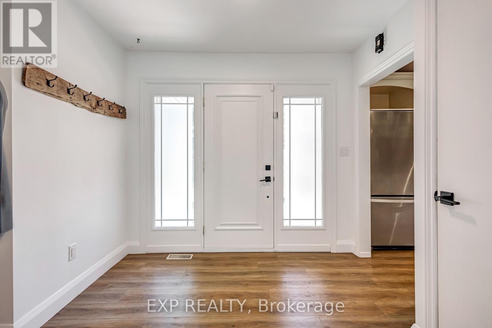 5585 Belmont Avenue, Niagara Falls (Ascot), Ontario  L2H 1J8 - Photo 4 - X12272206